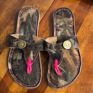Camp flip flops,size 7